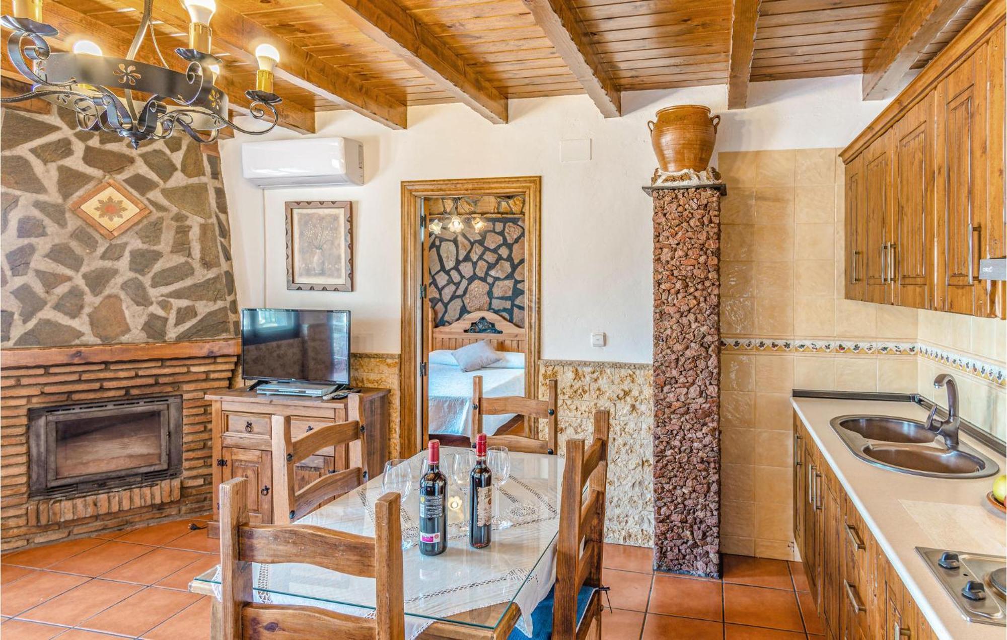 1 Bedroom Lovely Home In Mecina Bombaron Exterior photo